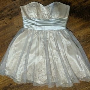 Strapless party/prom dress